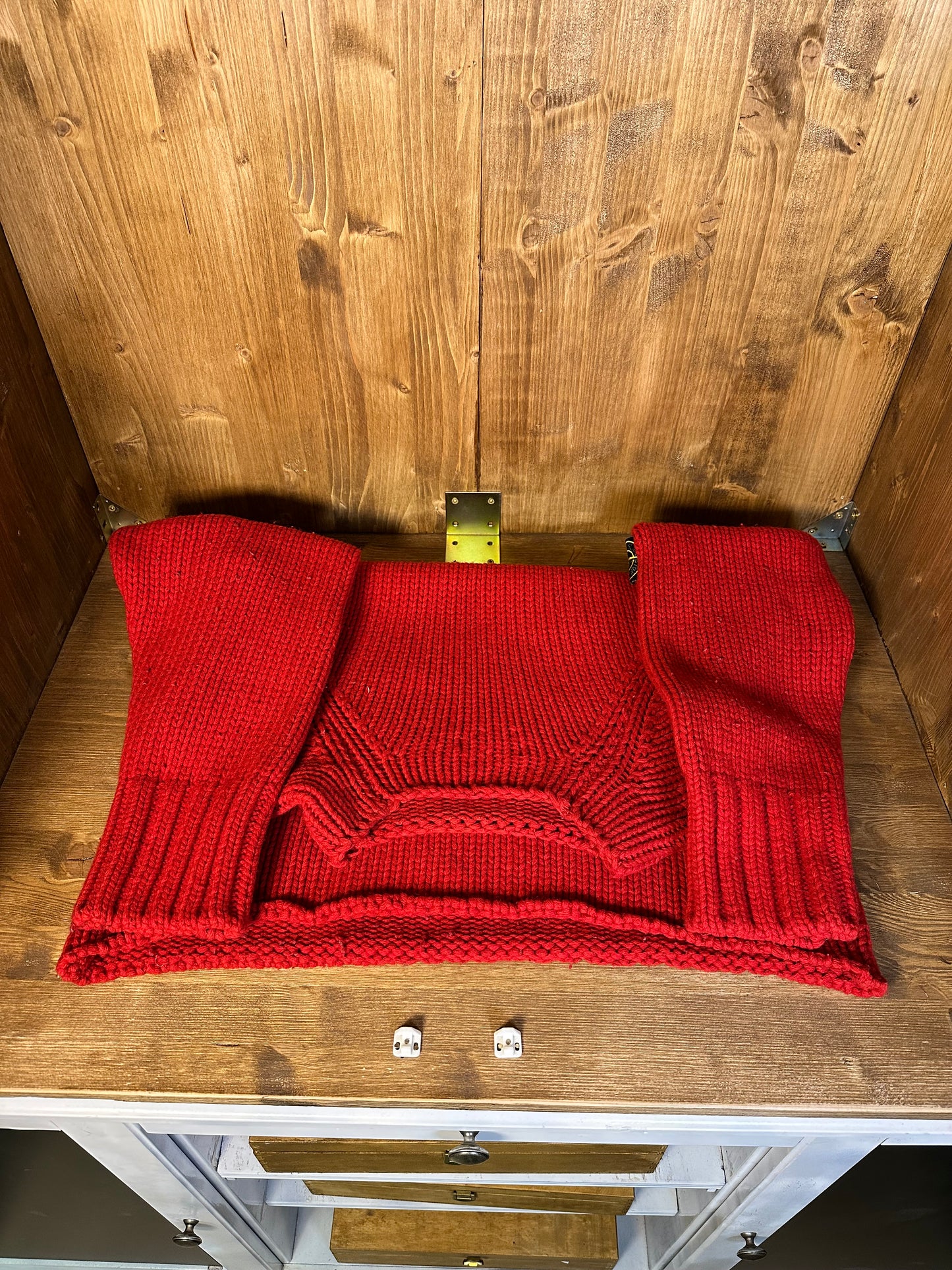 AW01 HEAVYWEIGHT RED CHERRY WOOL SWEATER