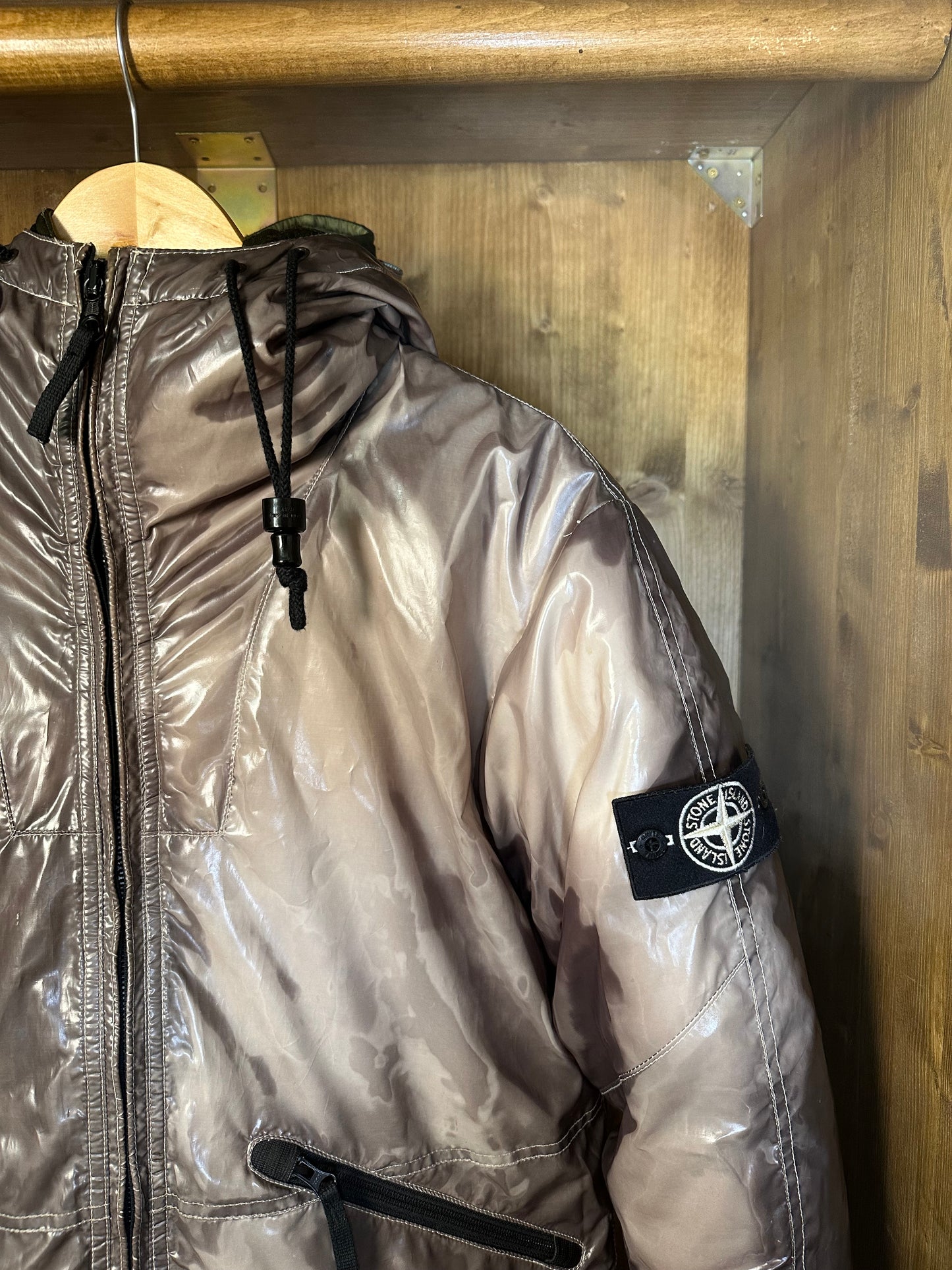 AW010 ICE JACKET RUBIN RED TO QUARTZ PINK with detachable zipped liner