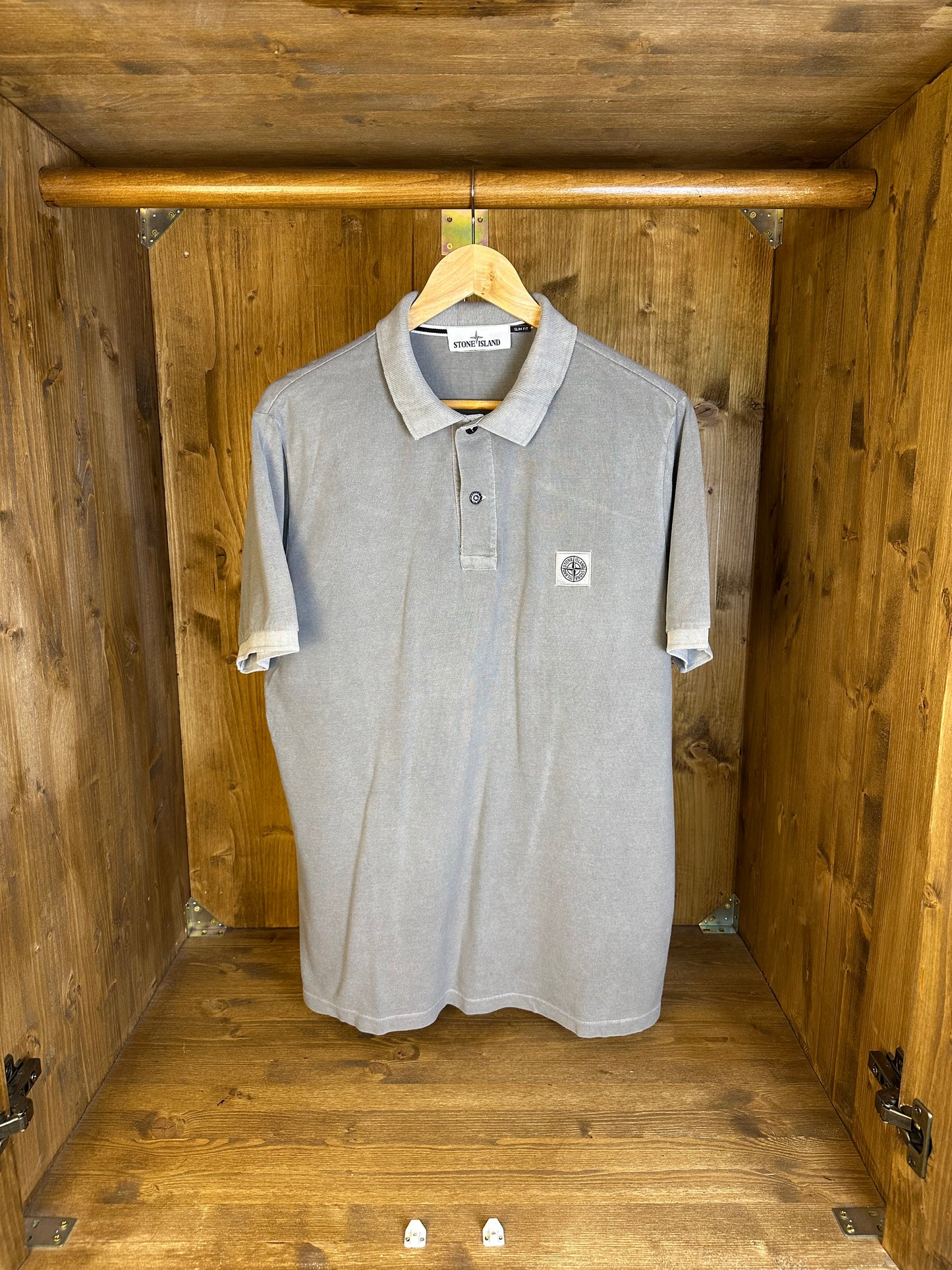 SS19 POLO SQUARE BADGE in Grey