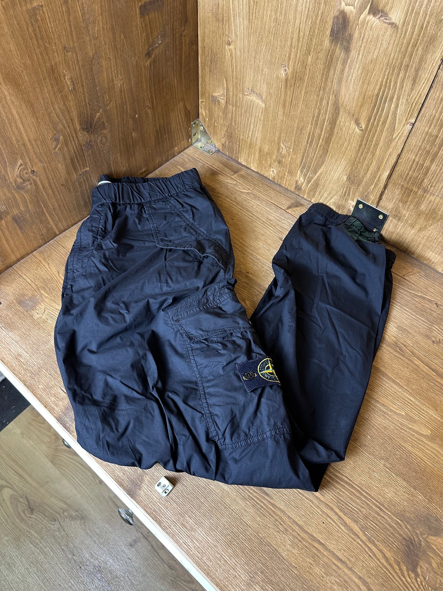 SS18 STRETCH NYLON CARGO in Black