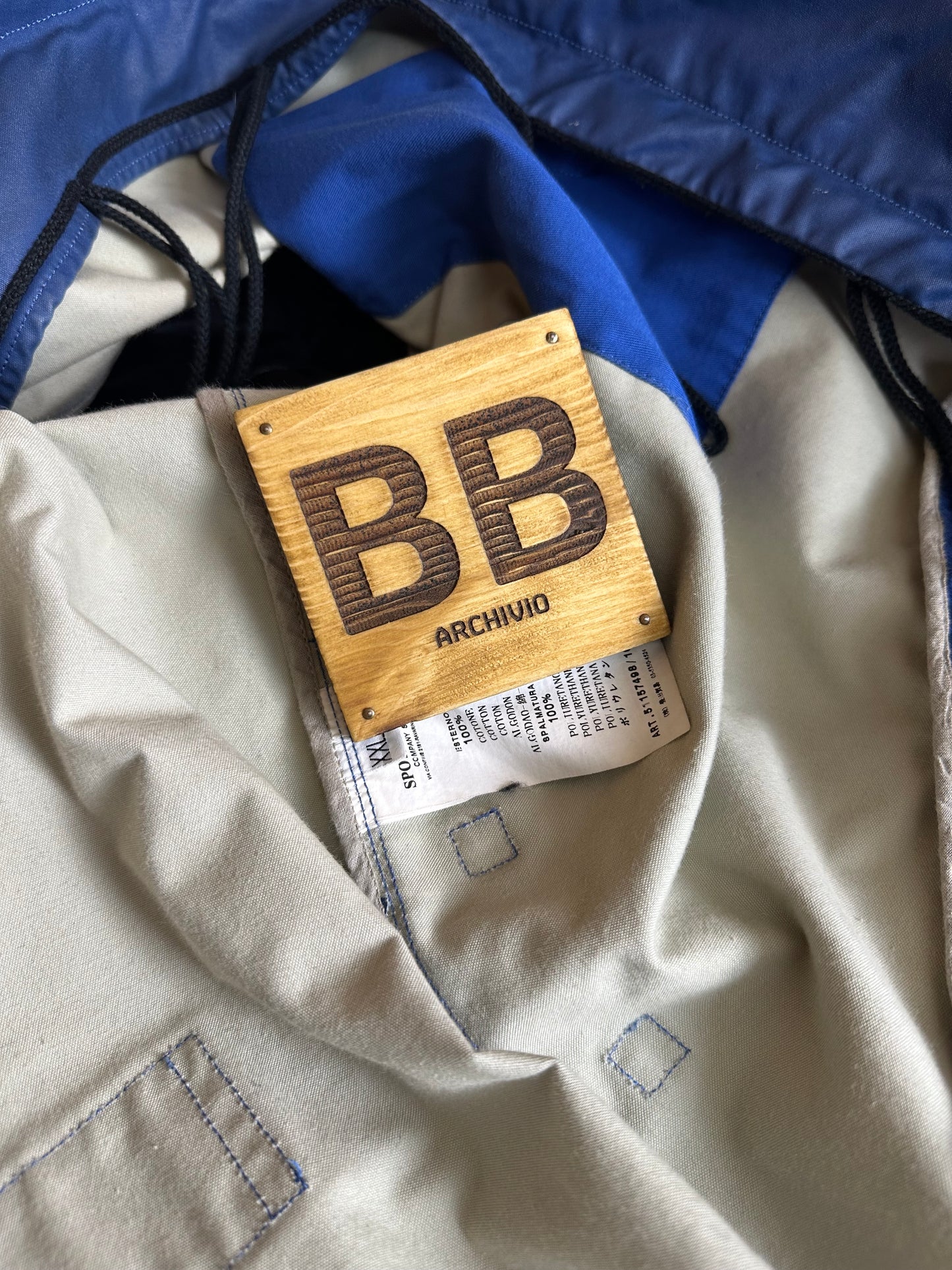 AW09 WAXED ICE TRENCH in Blu to Black