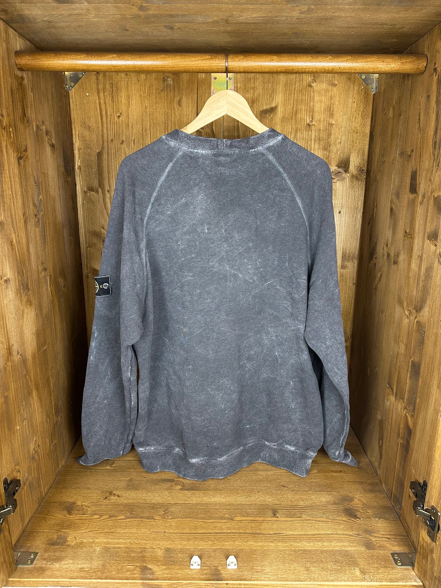 AW20 FROST CREWNECK in Grey