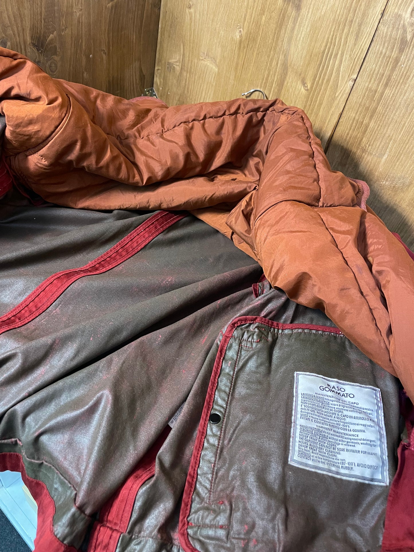 Burgunderrote Bomberjacke von Raso Gommato aus dem Jahr 1992