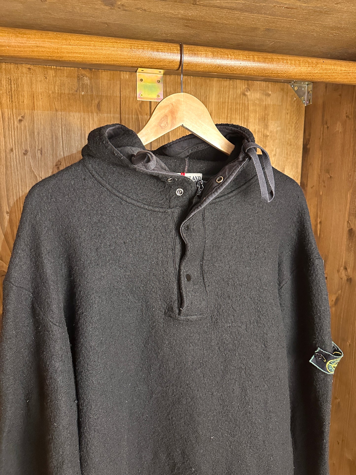 AW98 WOOL HOODIE in Black