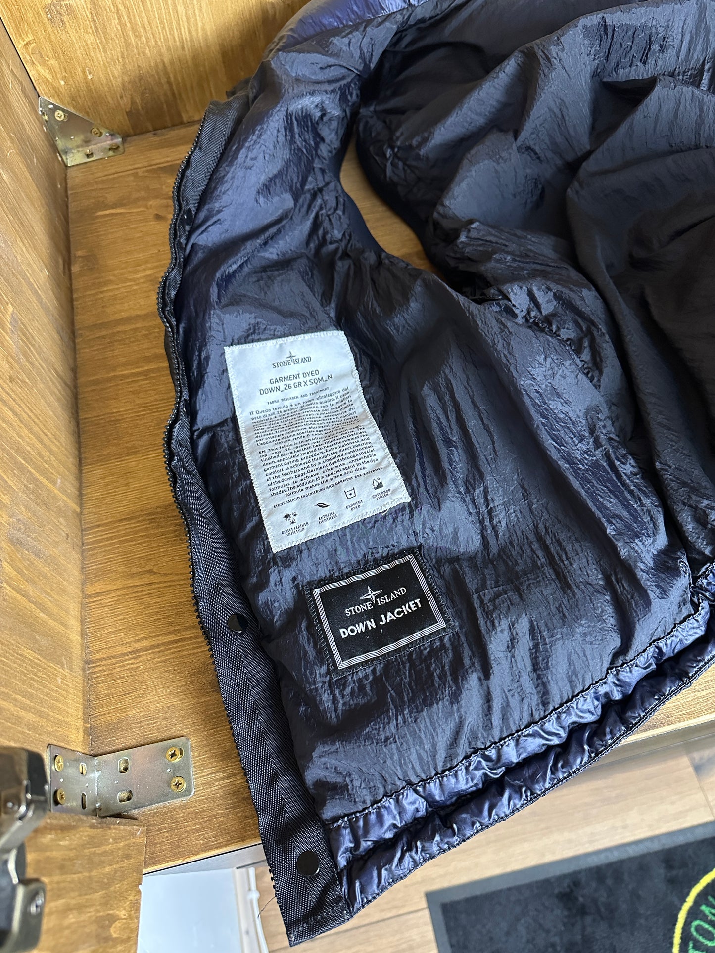 AW11 GARMENT DYED DOWN_26 GR x SQM_N VEST in Two Tone Dark Blu