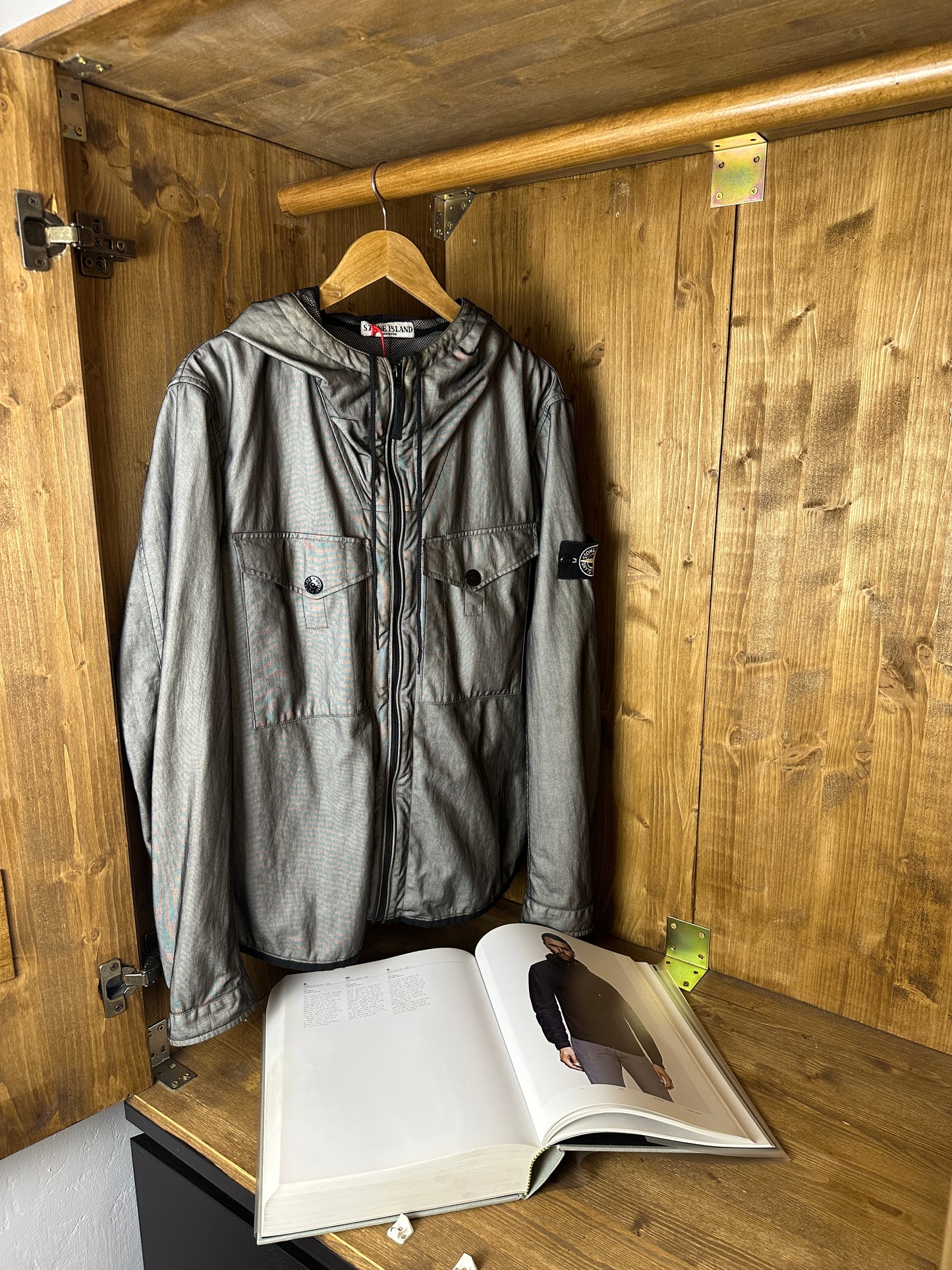 SS09 TYVEK SHIELD in Mouse Grey