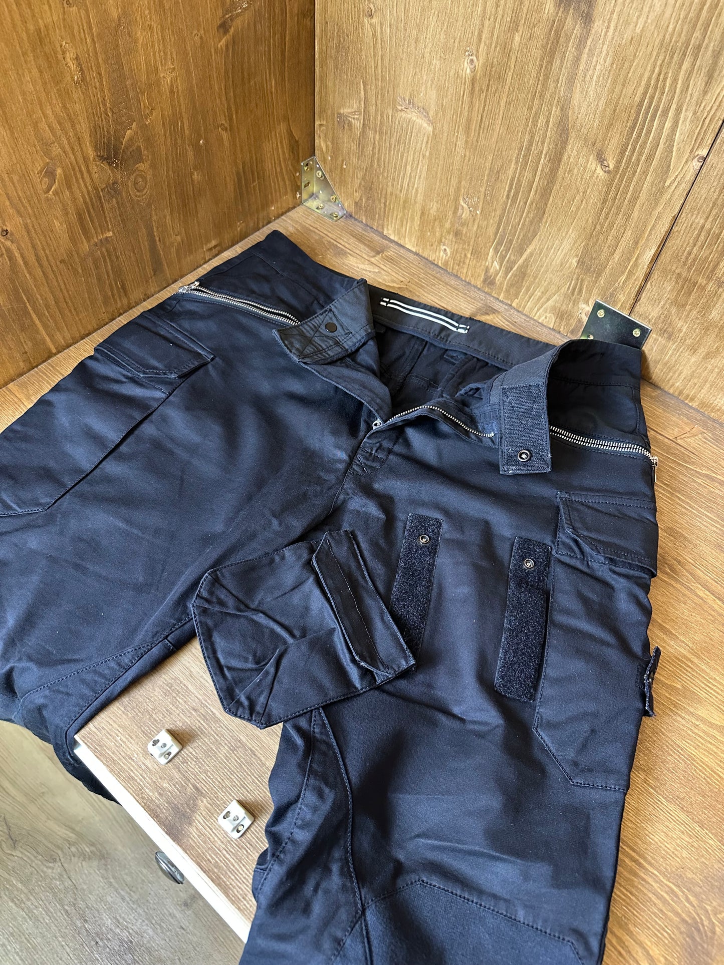 SS16 DRAKE “SUMMER SIXTEEN TOUR”CARGO in Black