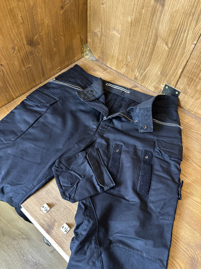 SS16 DRAKE “SUMMER SIXTEEN TOUR”CARGO in Black