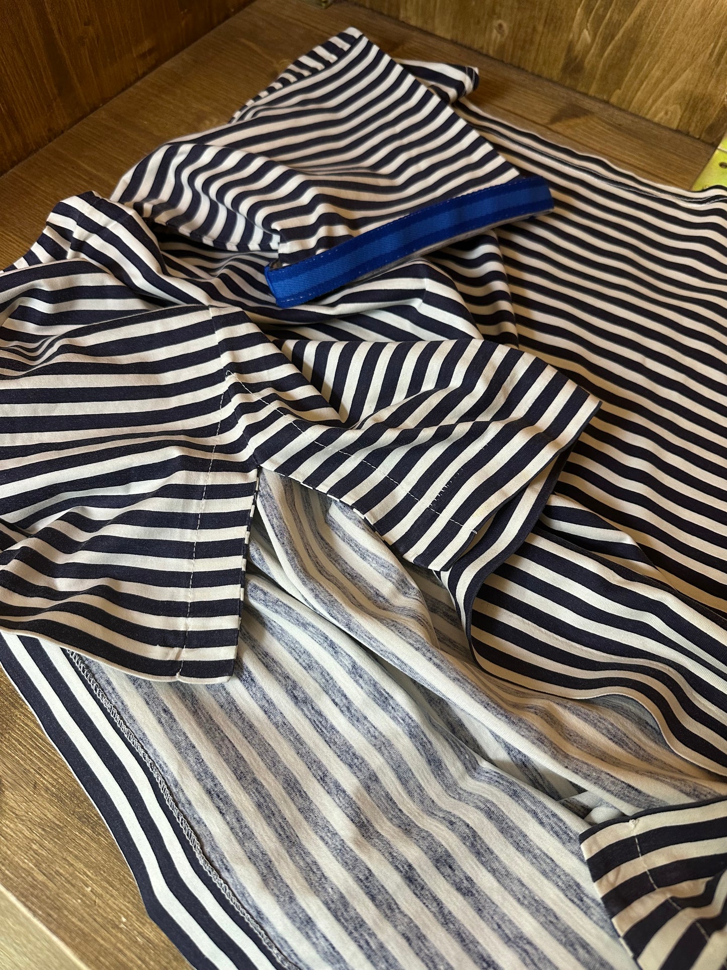 SS1987 BLU AND WHITE STRIPED TEE