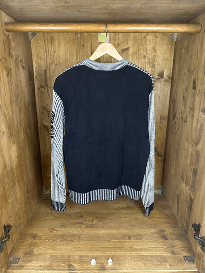 SS19 EMBROIDERED COMPASS JUMPER in Black & White