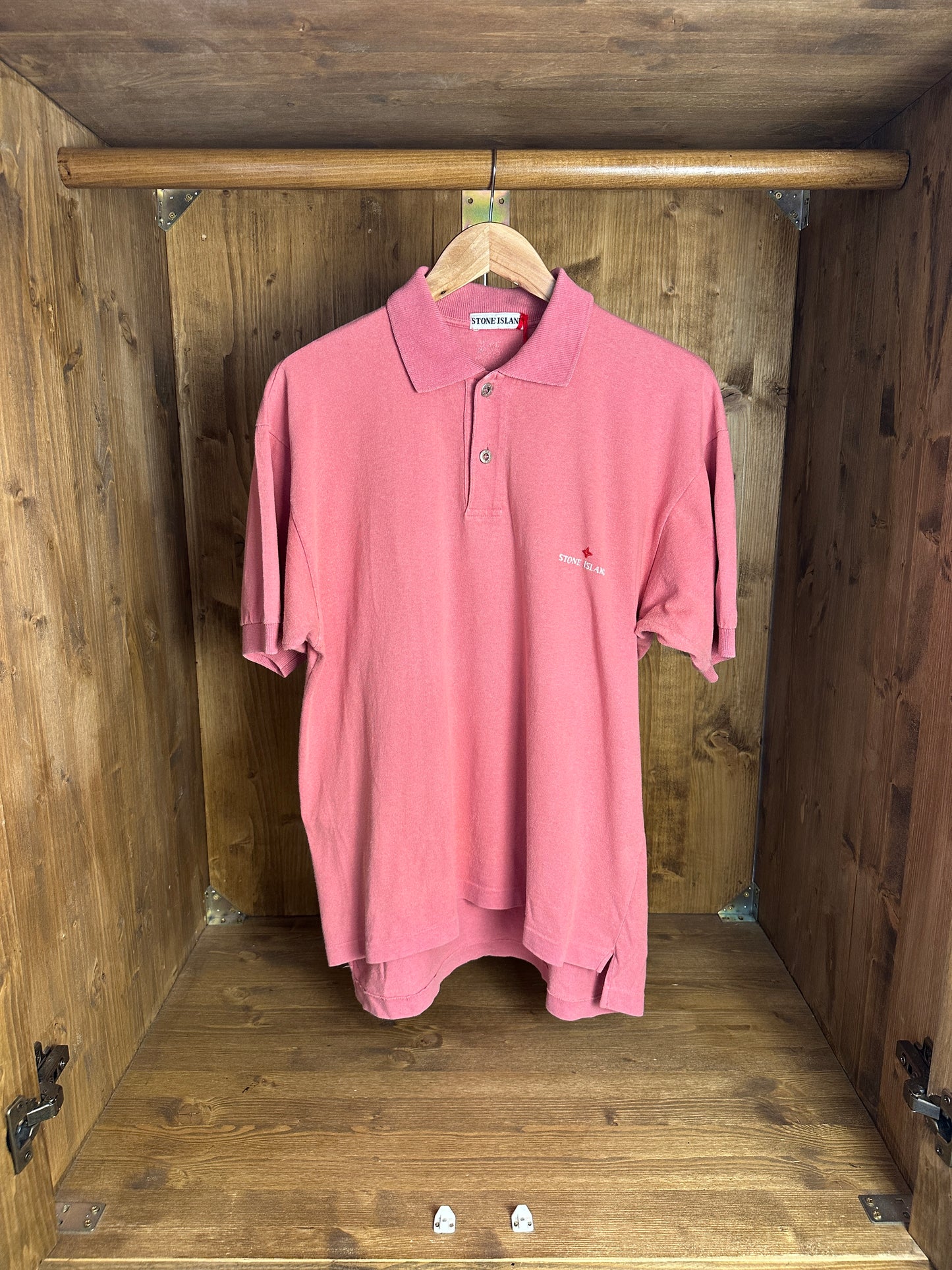SS89 EMBROIDERED SPELLOUT POLO in Antique Pink