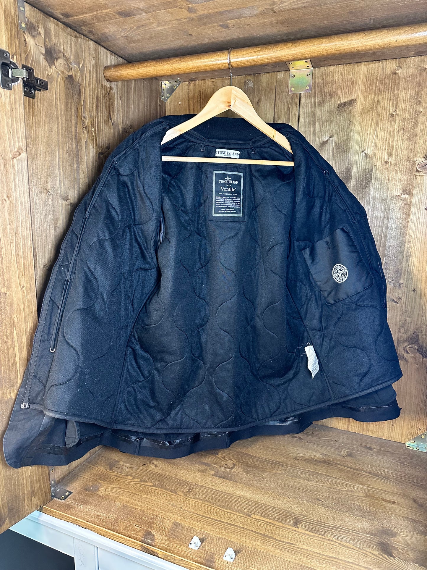 AW08 BLACK VENTILE SHORT TRENCH