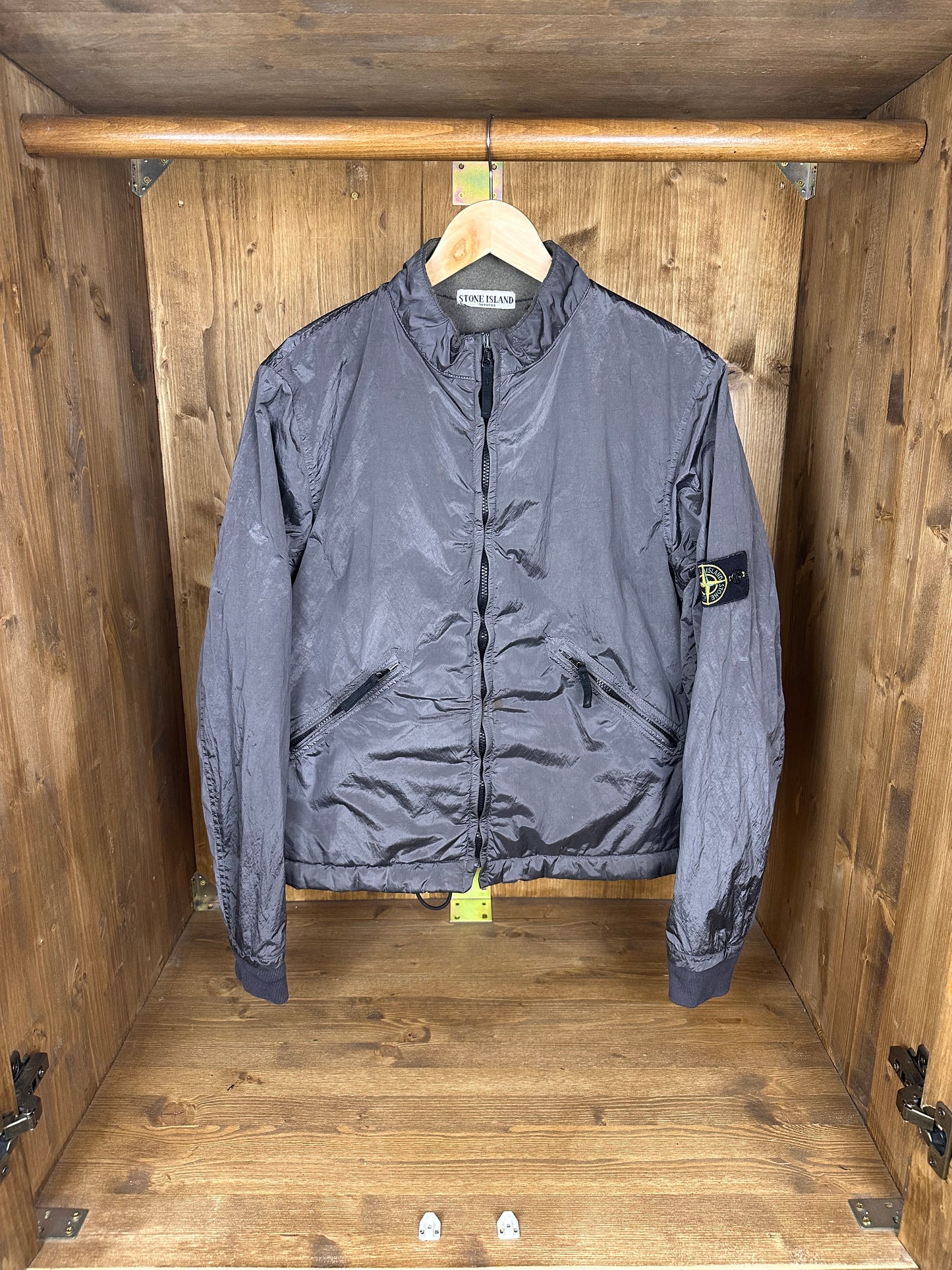 AW08 NYLON METAL QUILTED BOMBER in Dark Grey