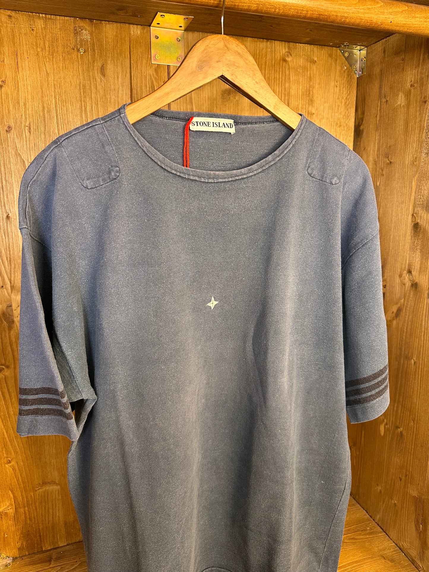 SS80s EMBROIDERED STAR TEE in Faded Blu night