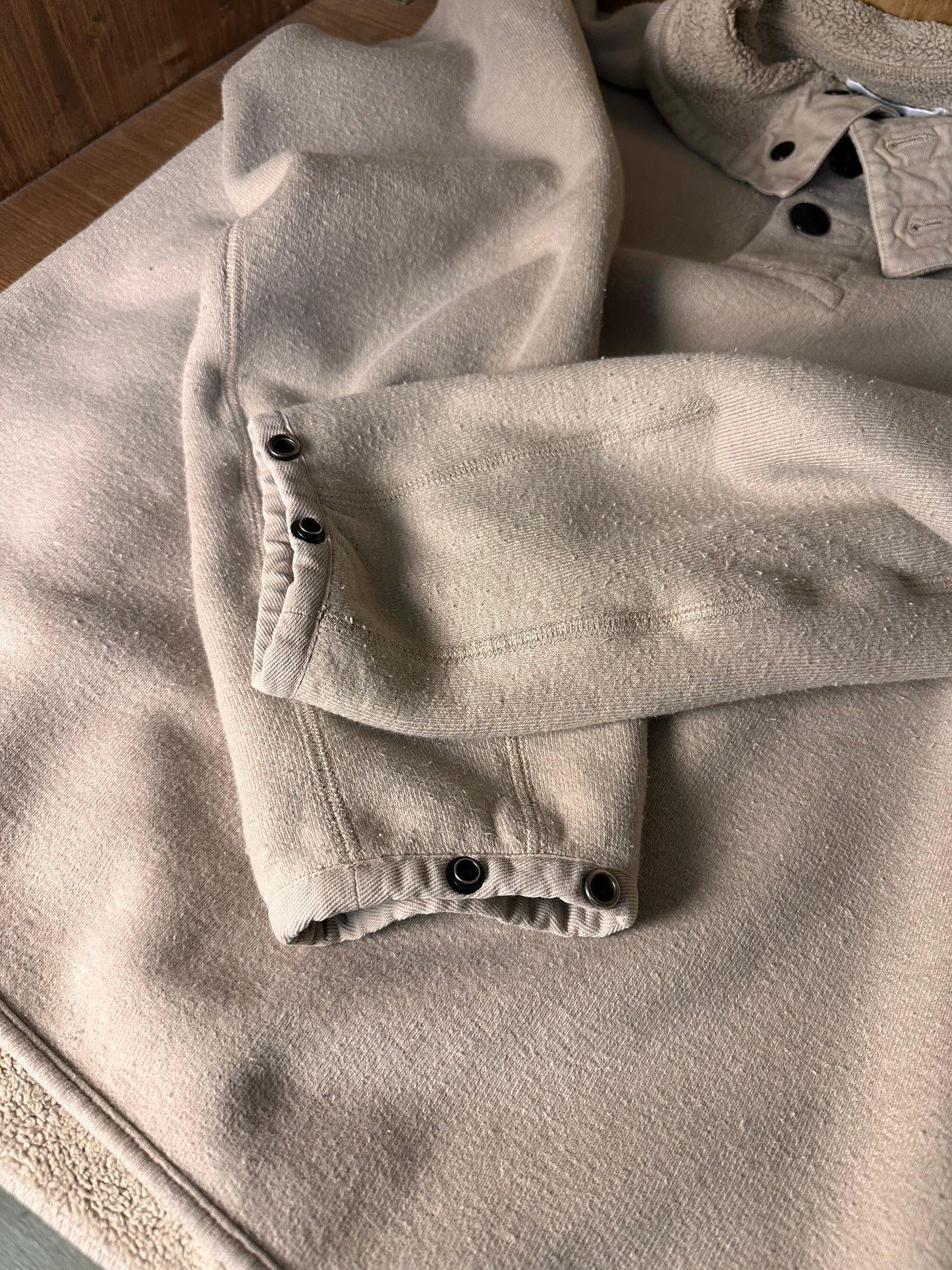 AW99 PILE CREWNECK in Light Brown