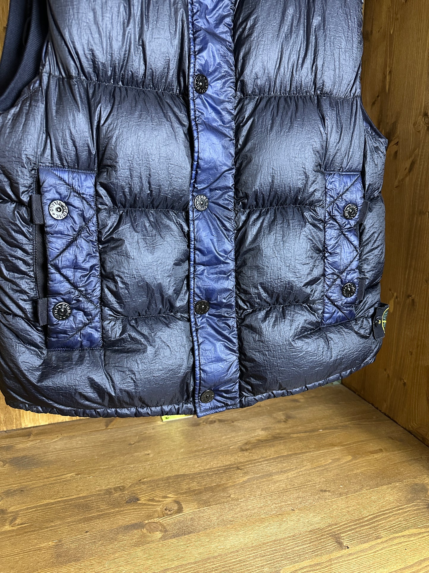 AW11 GARMENT DYED DOWN_26 GR x SQM_N VEST in Two Tone Dark Blu