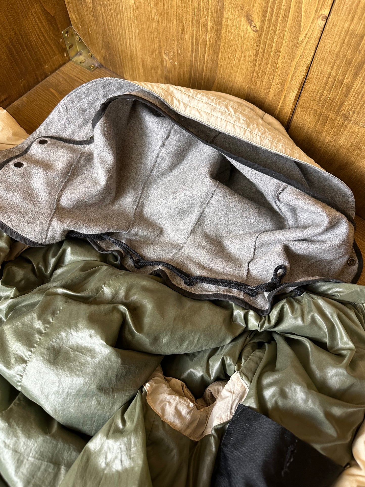 AW09 NYLON OPAQUE GOOSE DOWN PARKA in White