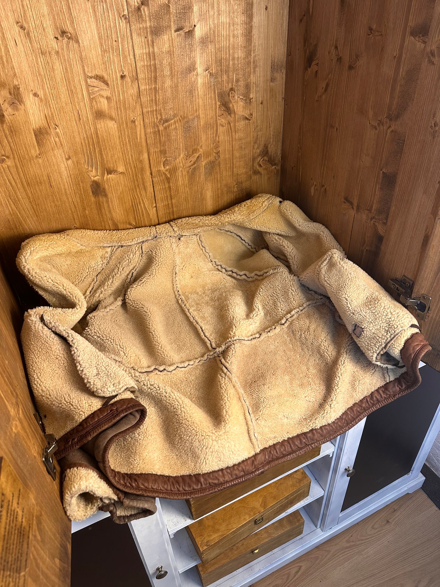 AW88 SHEEPSKIN PARKA in Brown