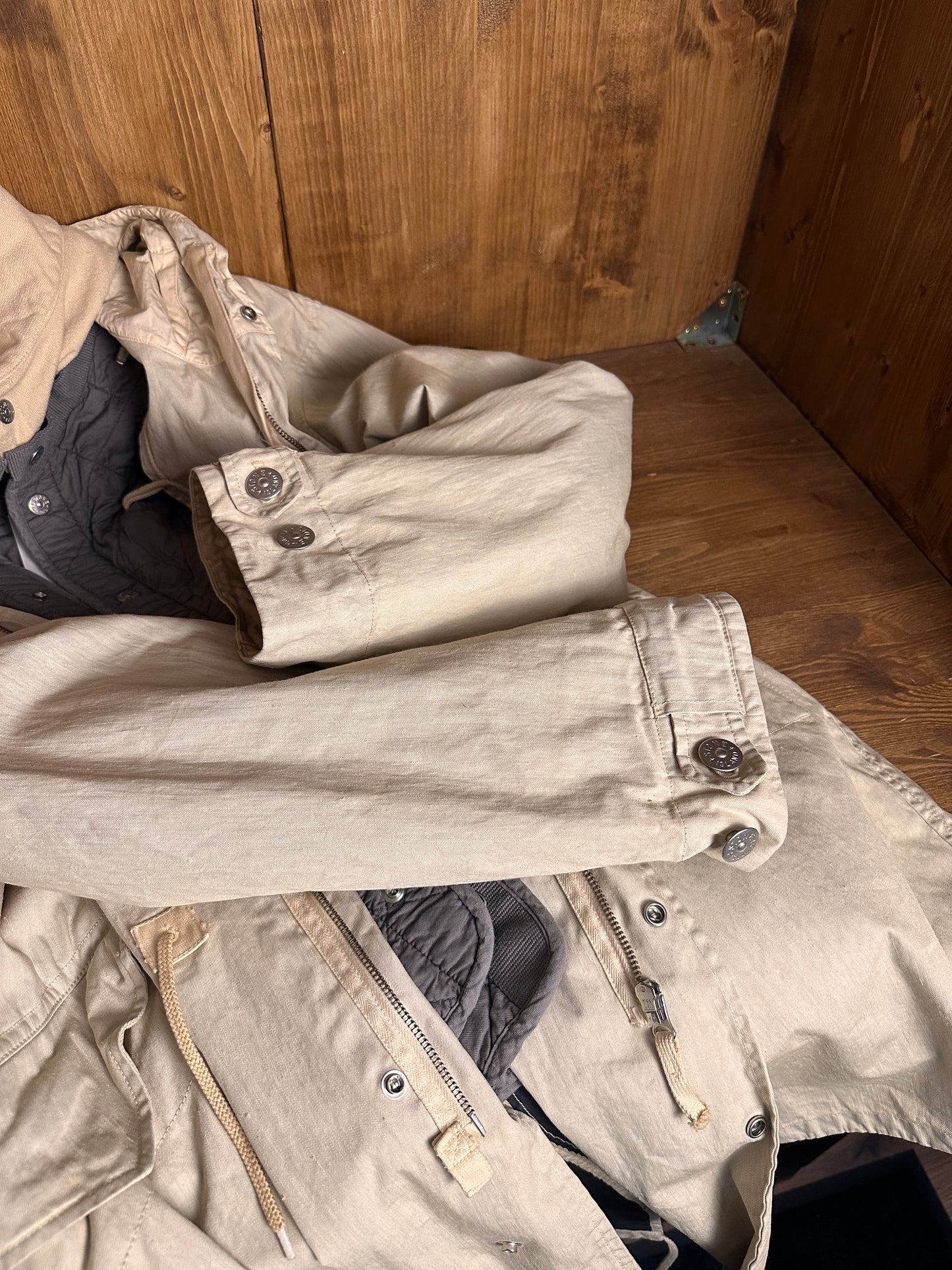 AW03/04 LINO RESINATO FISHTAIL PARKA in Light Ivory