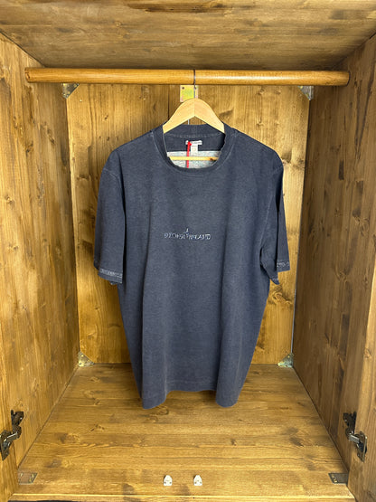 SS00s EMBROIDERED SPELLOUT TEE in Faded Blue