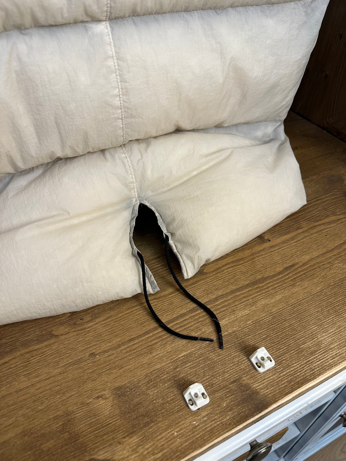 AW09 NYLON OPAQUE GOOSE DOWN PARKA in White