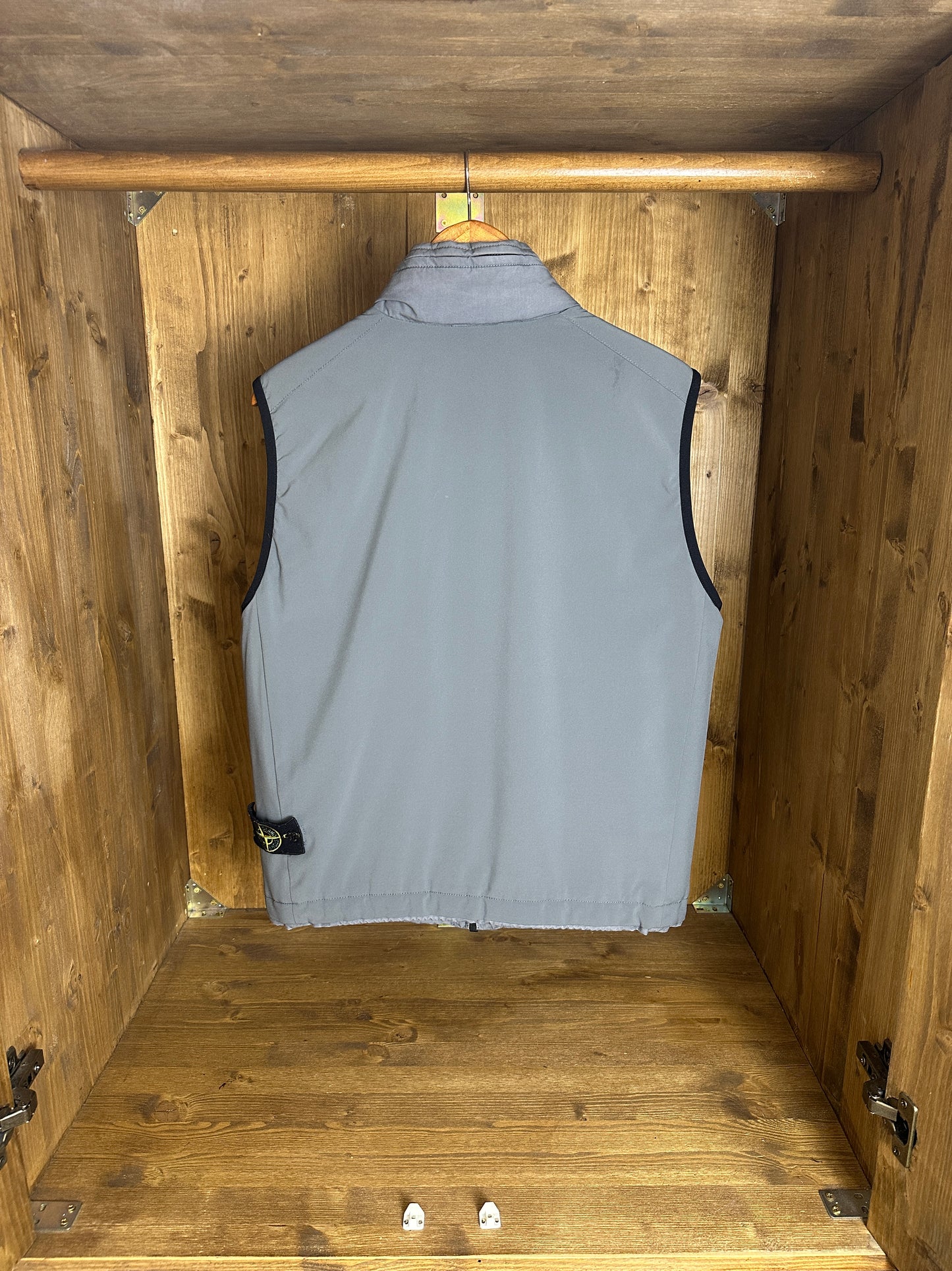 AW17 SOFT SHELL-R WITH Primaloft Insulation Technology in Basalt Grey