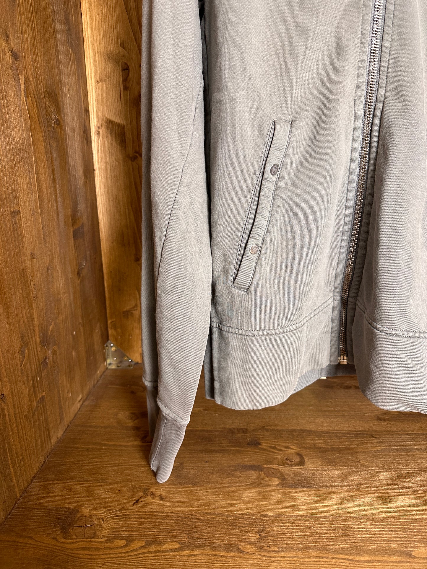 AW10 ZIPPED CREWNECK in Grey Beige