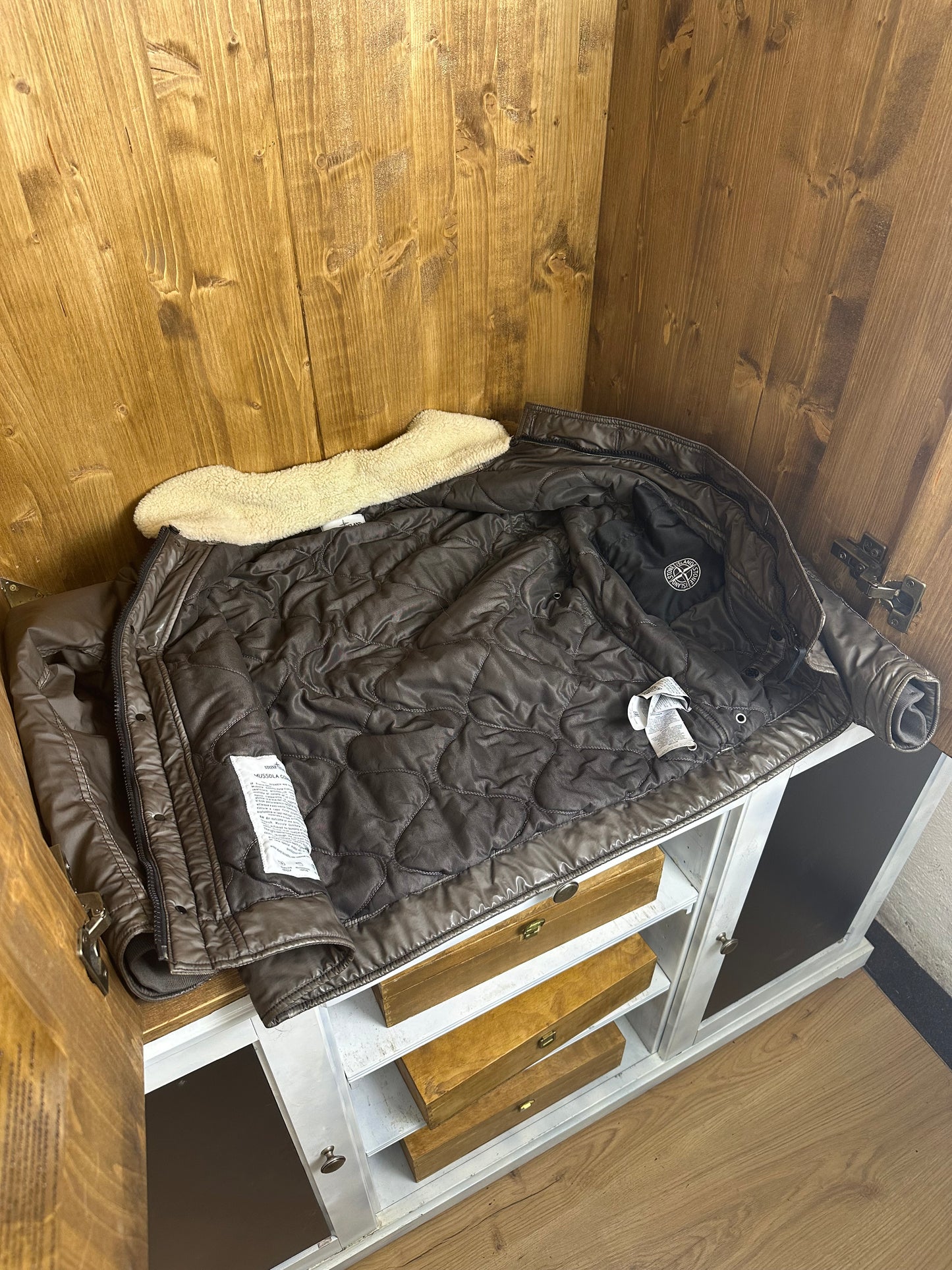 AW15 MUSSOLA GOMMATA FLIGHT BOMBER WITH SHEEPSKIN COLLAR in Olive Green