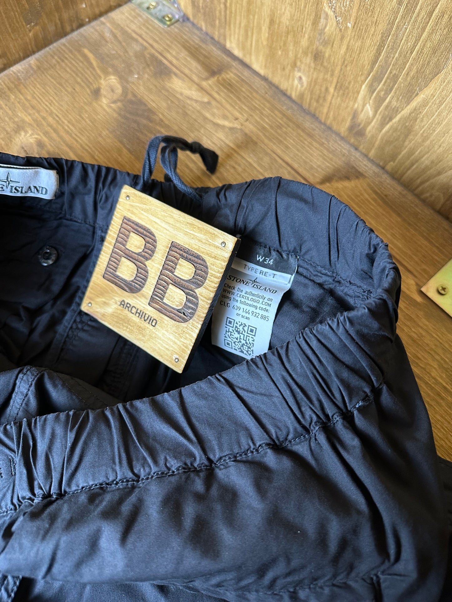 SS18 STRETCH NYLON CARGO in Black