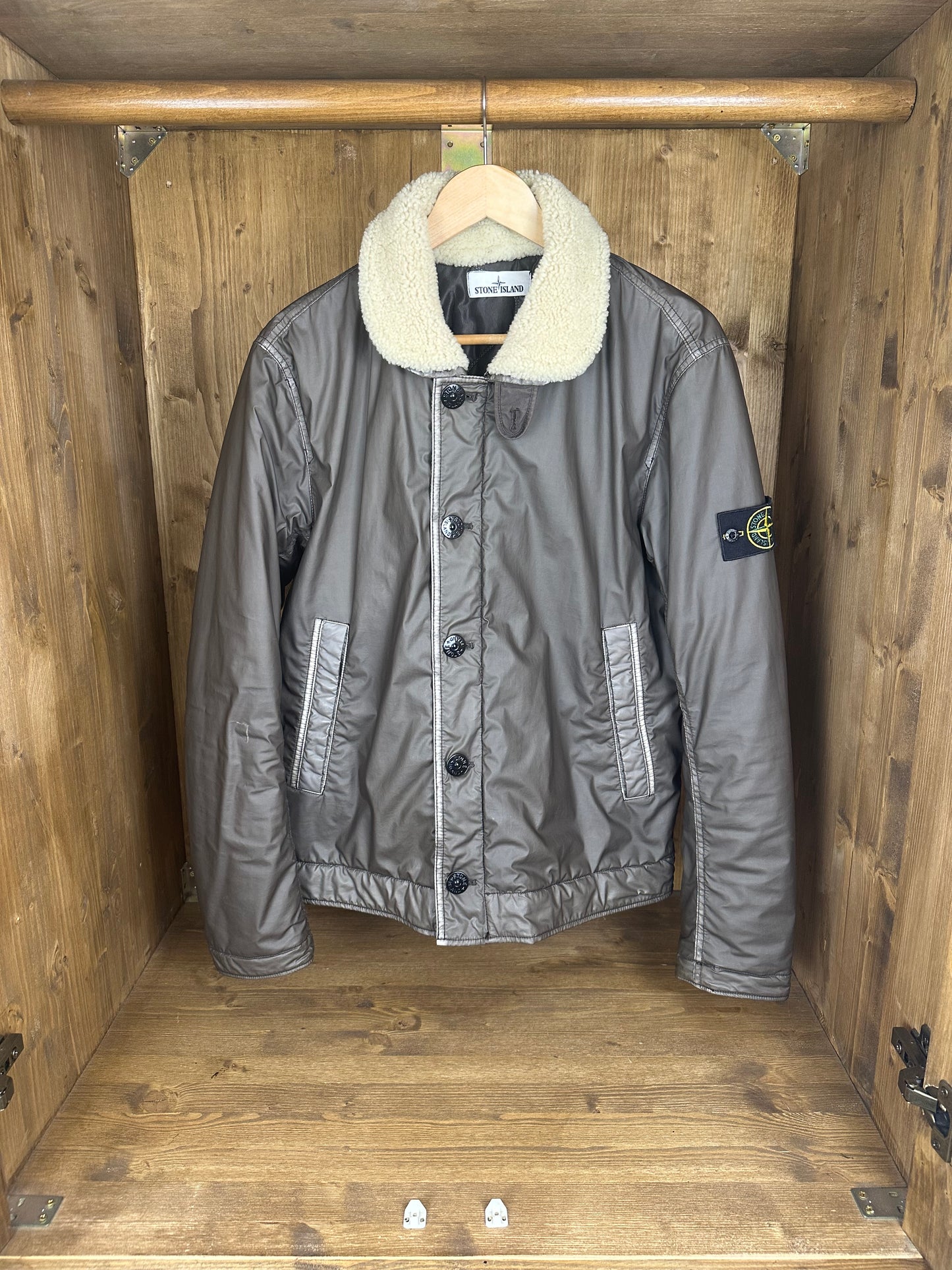 AW15 MUSSOLA GOMMATA FLIGHT BOMBER WITH SHEEPSKIN COLLAR in Olive Green