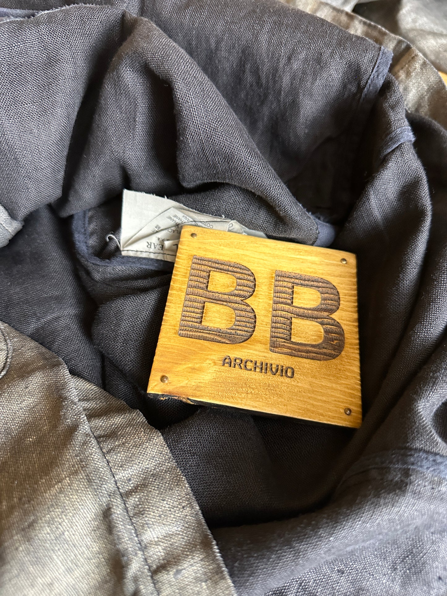 AW98 LINO FLAX TRENCH in Dark Grey