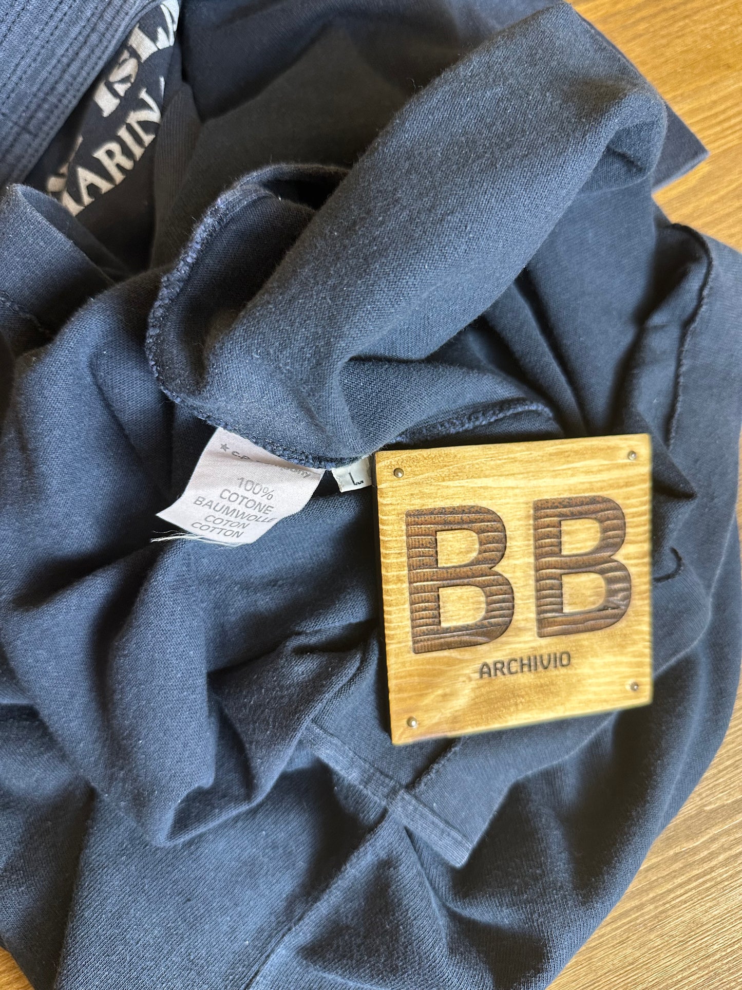 SS80s SPELLOUT BOATNECK MARINA TEE in Dark Blue