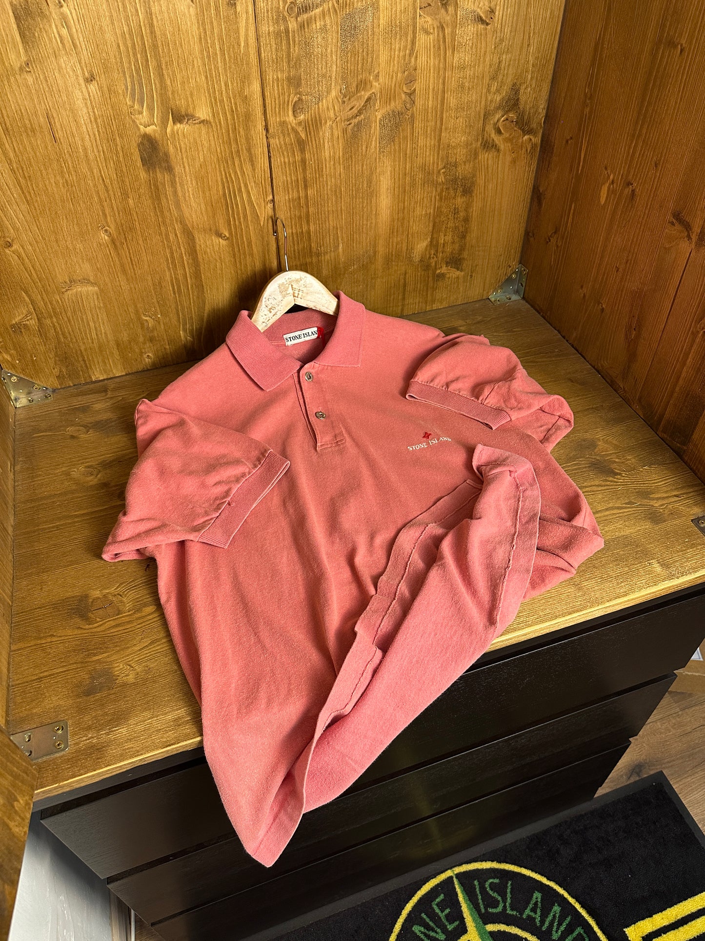 SS89 EMBROIDERED SPELLOUT POLO in Antique Pink