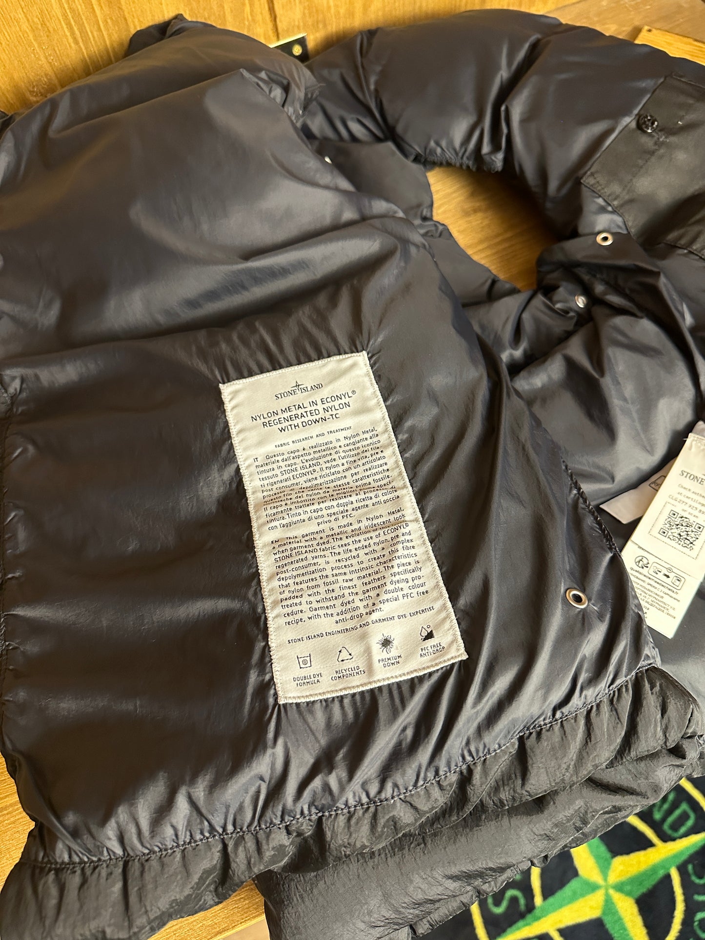 AW22 NYLON METAL IN ECONYL REGENERATED NYLON WITH DOWN-TC in Deep Black