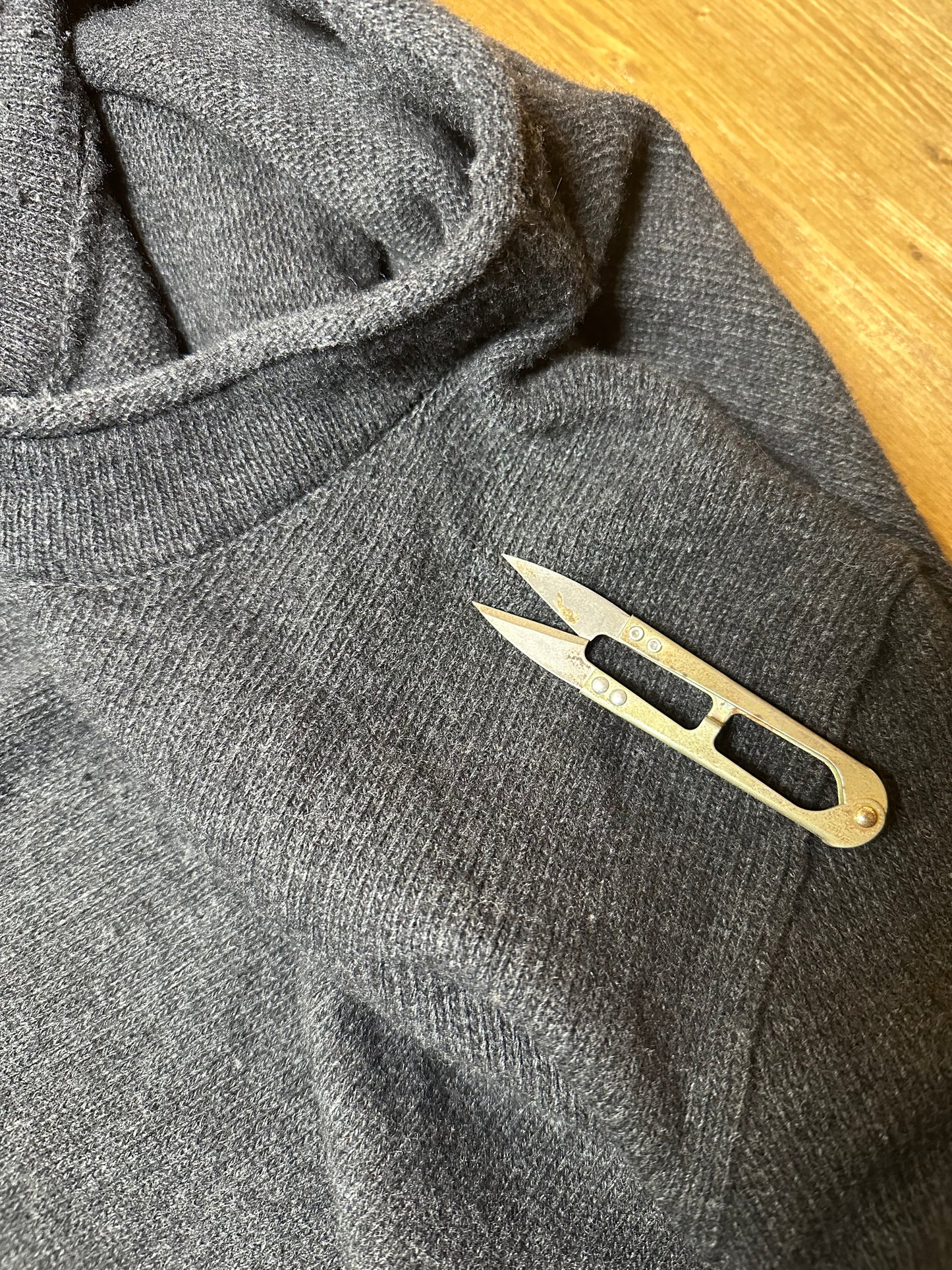 DARK GREY WOOL SWEATER