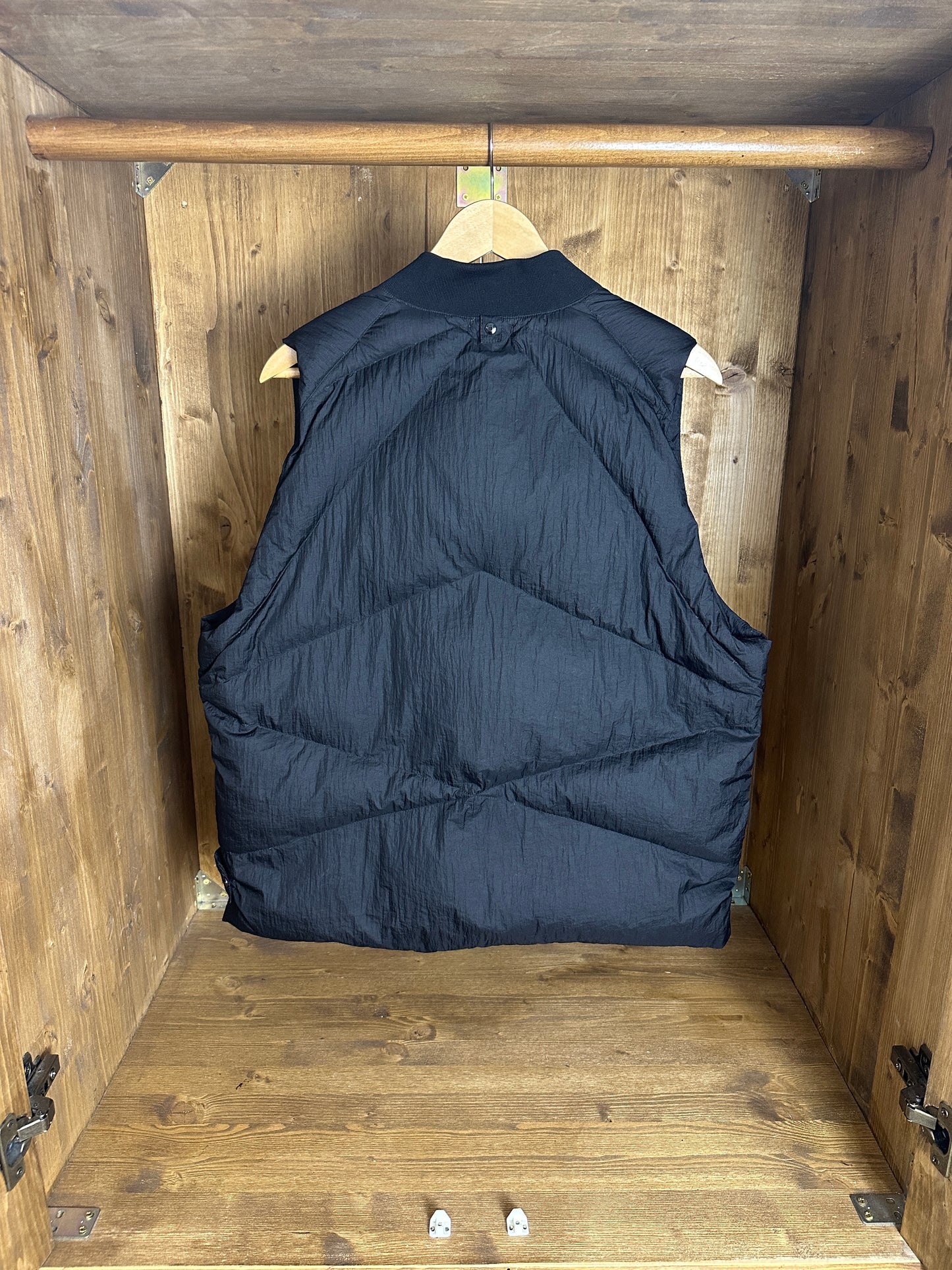 AW11 SHADOW PROJECT VEST in Chaos Black