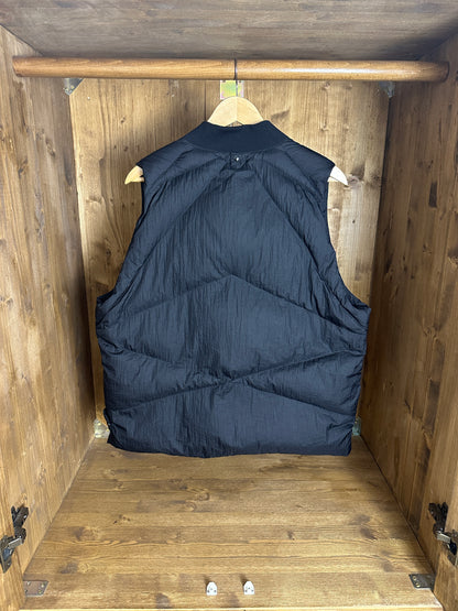 AW11 SHADOW PROJECT VEST in Chaos Black