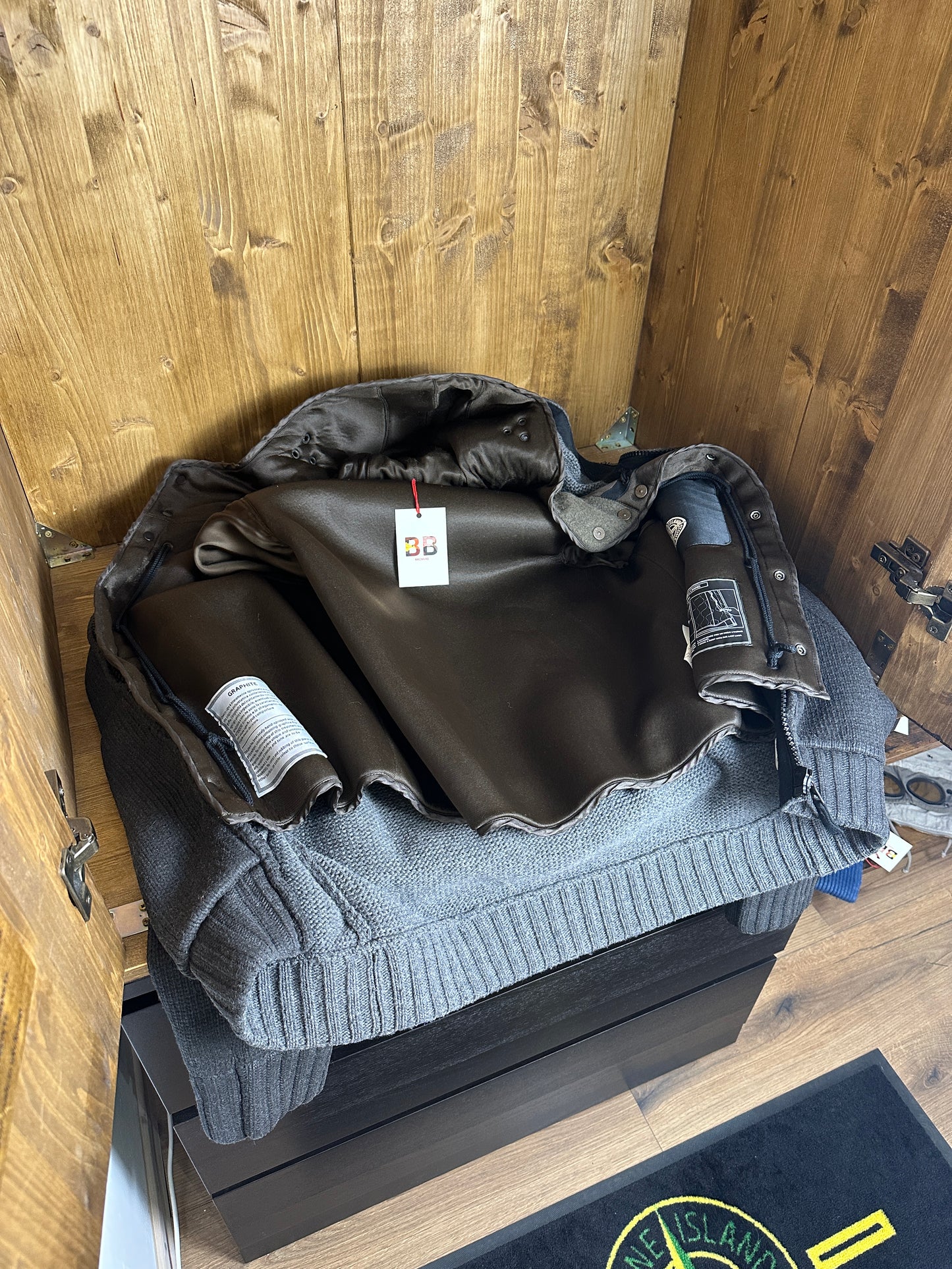 AW08 GRAPHITE KNIT in Black Grey