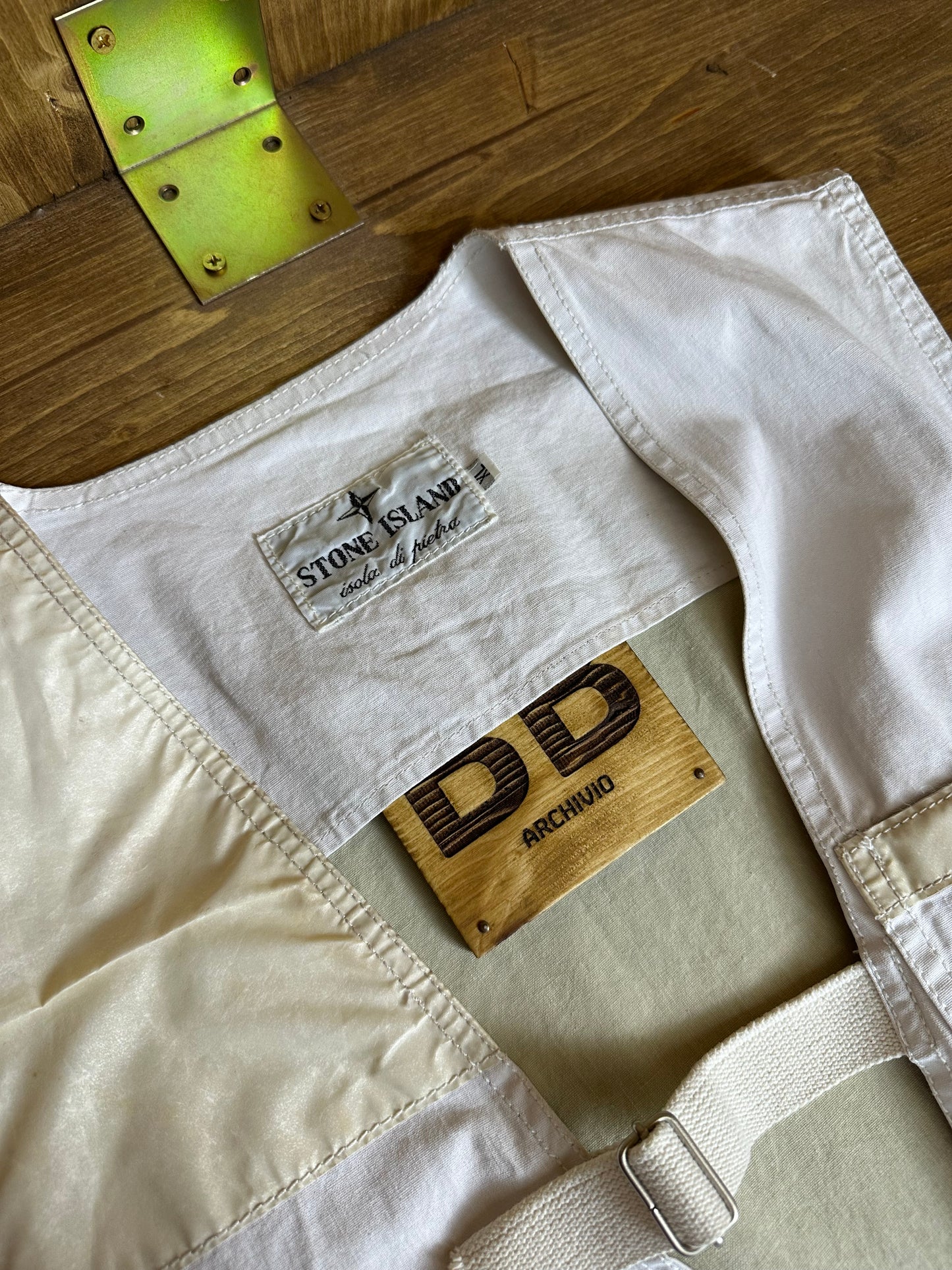 SS82 TELA STELLA UTILITY VEST Sample Piece 1/1 in White