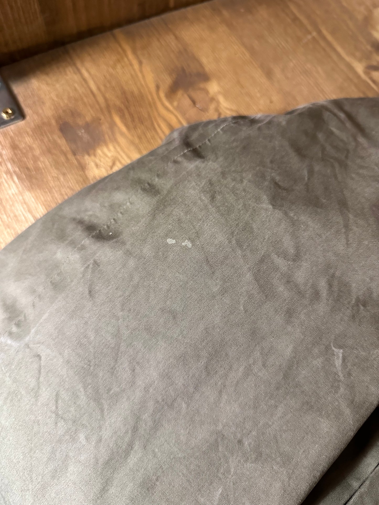 AW08 OLIVE GREEN VENTILE PARKA spell-out hood