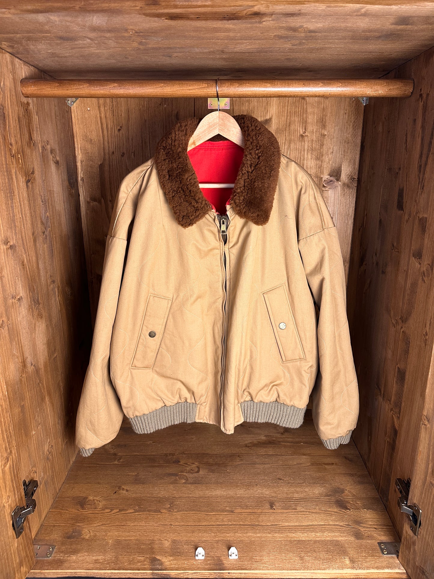 AW84 REVERSIBLE FUR COLLAR BOMBER in Orient Red & Beige Red