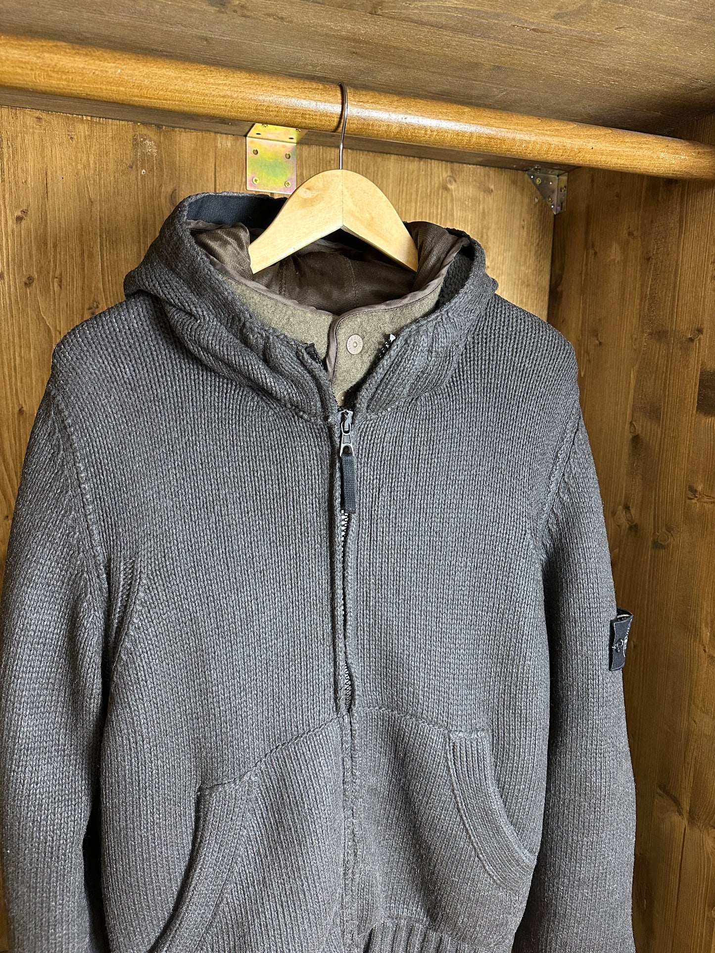 AW08 GRAPHITE KNIT in Black Grey