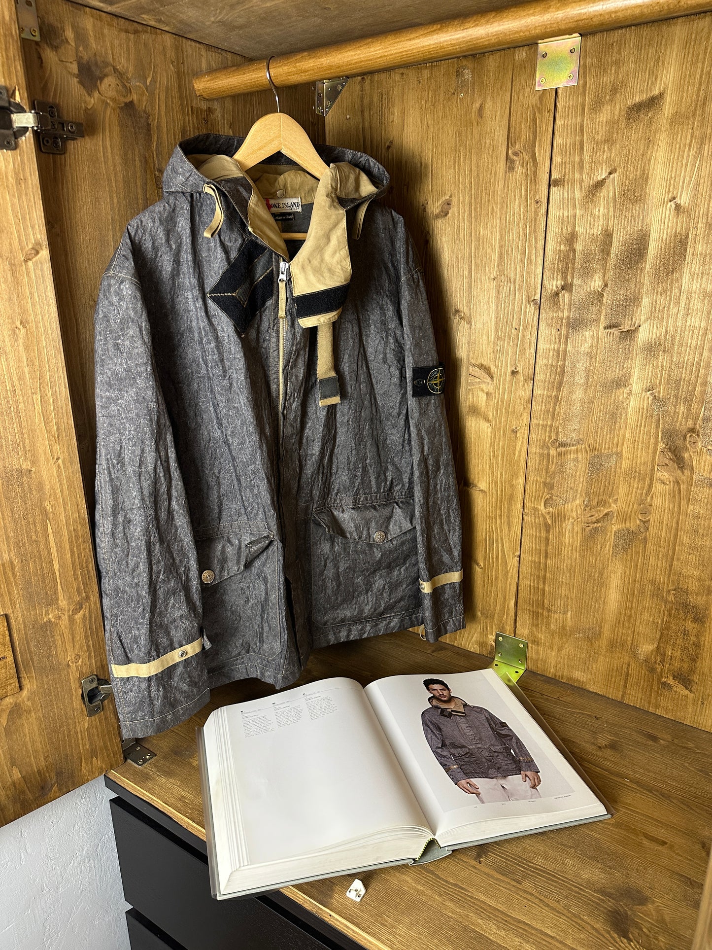 SS02 LAMINATED WEBBING in Traffic Grey B