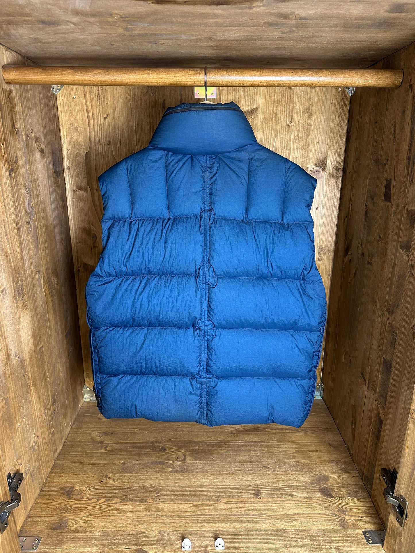 AW08 GOOSE DOWN OPAQUE VEST in Blue