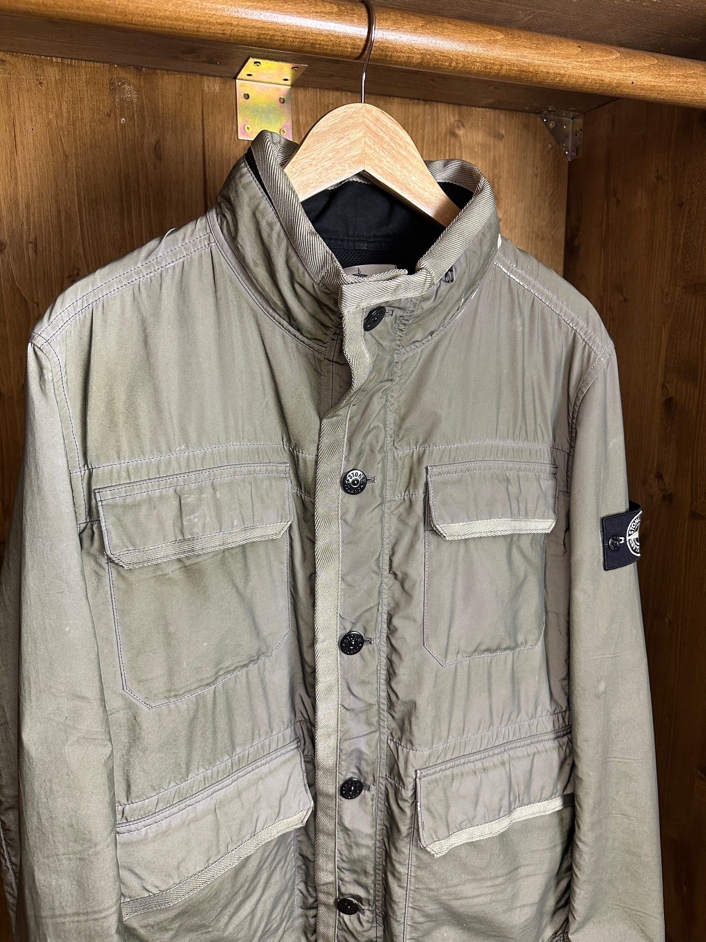 SS12 LIQUID REFLECTIVE in Olive Grey