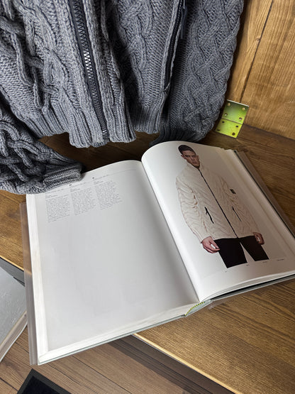 AW10 WINTER BAUMWOLL-KAPUZENJACKE in Basaltgrau von Archivio