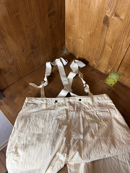 SS00 Fallschirmhosen in Austernweiß