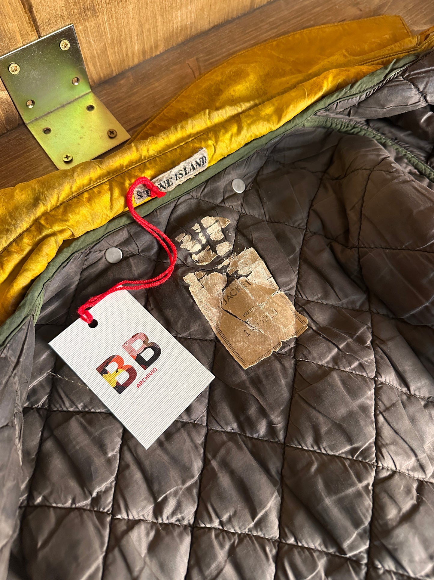 AW89 ICE JACKET FLIGHT BOMBER in Gold Rust