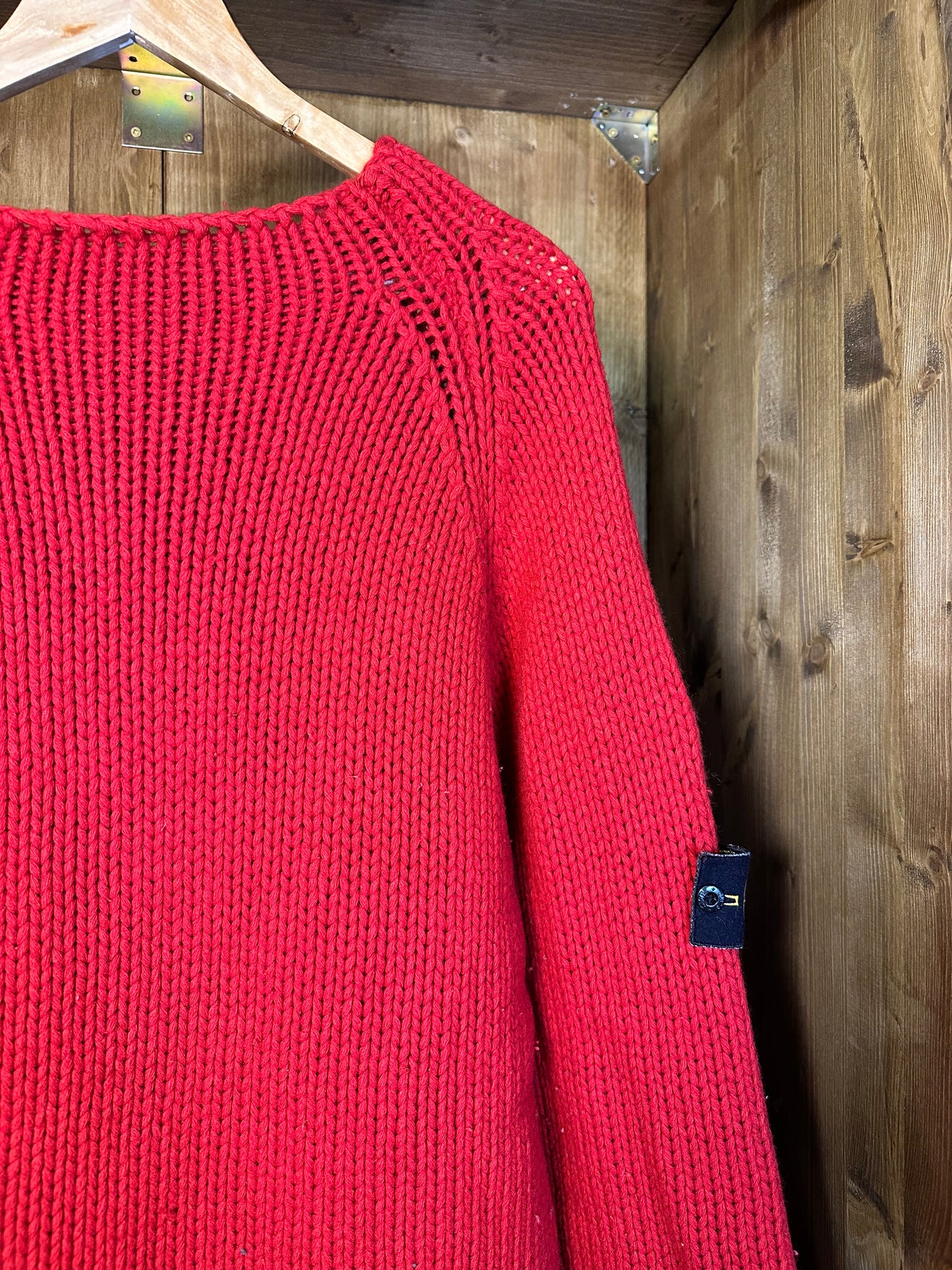 AW01 HEAVYWEIGHT RED CHERRY WOOL SWEATER