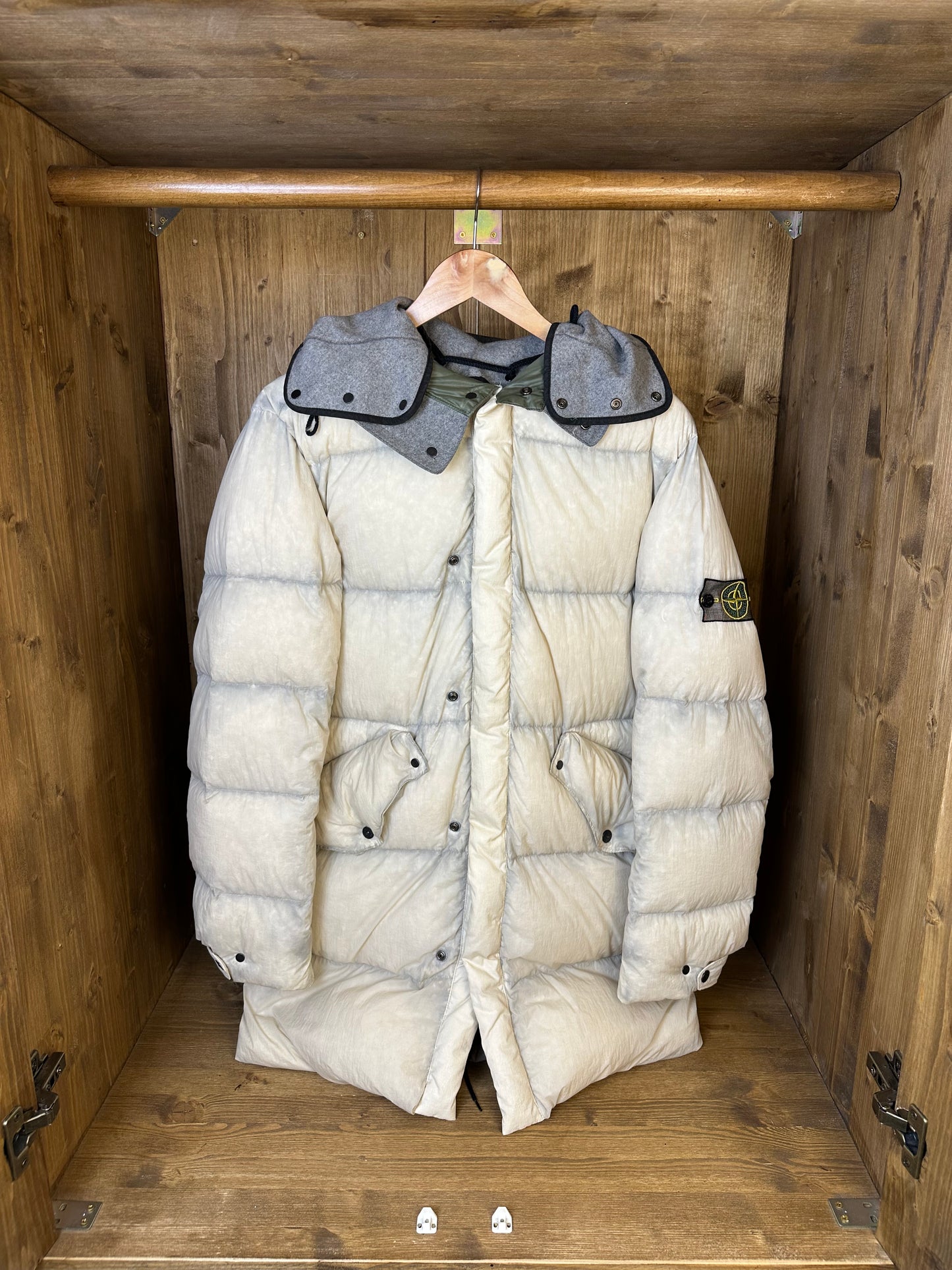 AW09 NYLON OPAQUE GOOSE DOWN PARKA in White